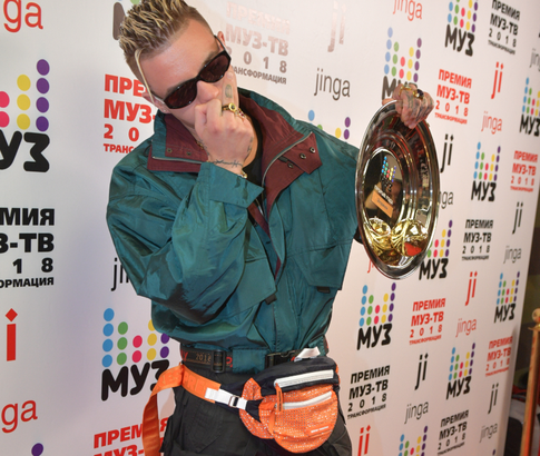 SHOT: Элджей ударил журналиста после концерта