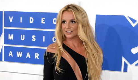 Бритни Спирс снова накинулась на папарацци: «Это деморализует»