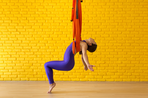 Йога в гамаках: что это, кому полезна, преимущества