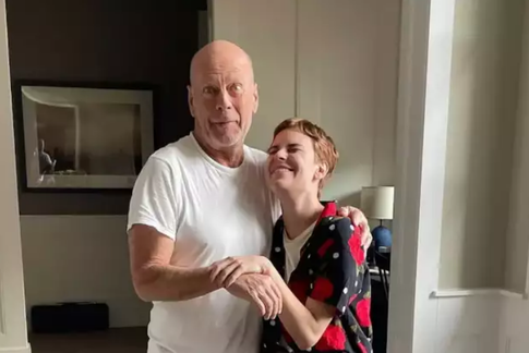 Дочери Брюса Уиллиса ответили хейтерам, которые назвали их непривлекательными клонами