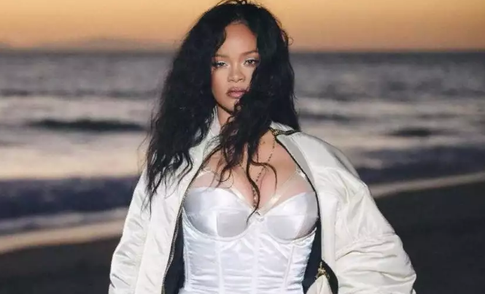 Рианна поразила поклонников в новой фотосессии: «Тело, за которое можно умереть»