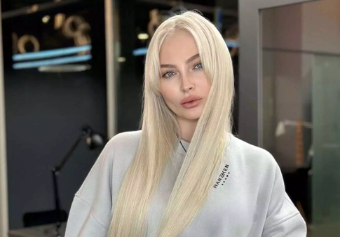 Алена Шишкова показала свое детское фото: «Вылитая дочь от Тимати»