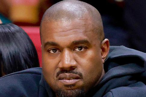 Канье Уэст сводил свою полураздетую жену в ресторан быстрого питания