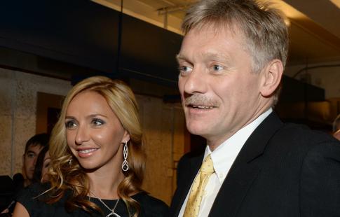 Навка поделилась нежным снимком с мужем и повзрослевшей дочкой