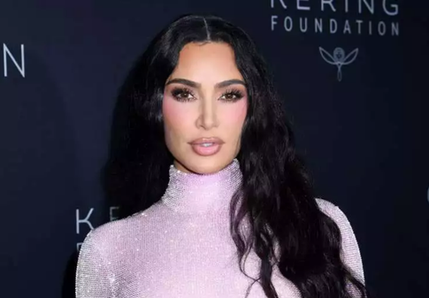 Ким Кардашьян раскрыла детали личной жизни: «Дети пытаются устроить ей свидание»