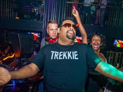 Рэпер Fatman Scoop умер прямо на сцене во время выступления