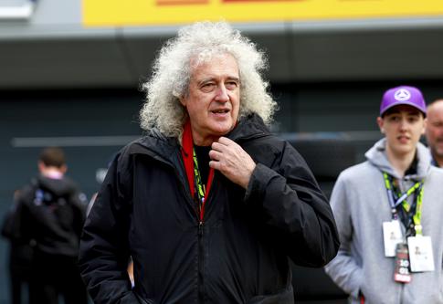 Музыкант группы The Queen перенес инсульт