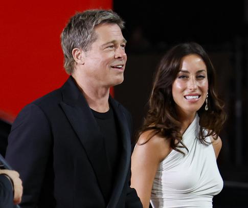 Брэд Питт и Инес Де Рамон впервые вышли на красную дорожку