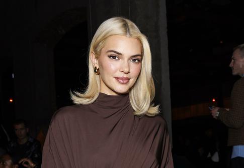 Кендалл Дженнер блистает на Неделе моды в Париже в новом образе