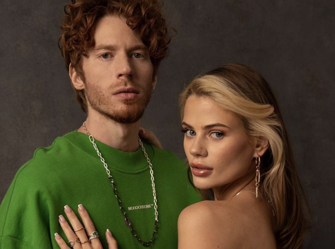 Интрига нарастает: жена покинувшего РФ Никиты Преснякова оказалась в Москве