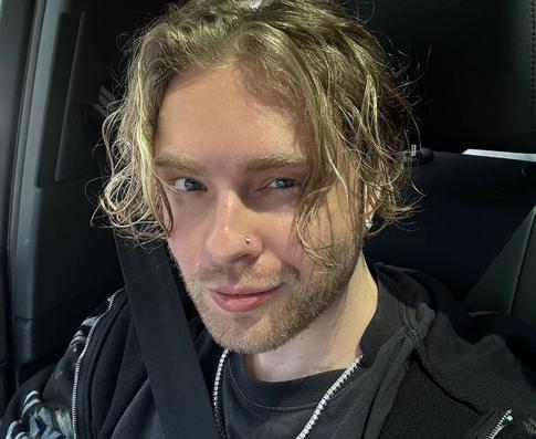 Егор Крид осудил Мию Бойку за буллинг девочки-квадробера