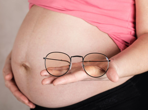 Пять причин, почему при беременности портится зрение, и что с этим делать