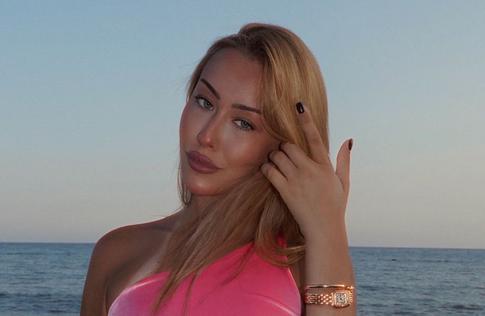 Убитой горем внучке Маслякова стало плохо во время панихиды