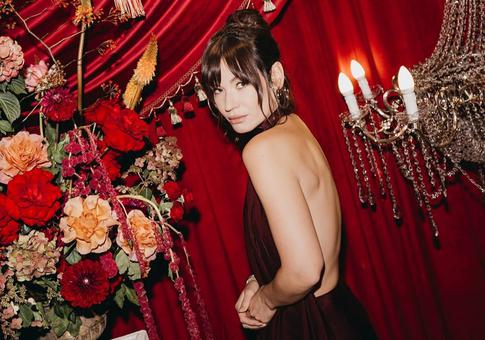 Ида Галич о покупке элитной квартиры в центре Москвы: «Ходят слухи, что здесь жил Яков Сталин»