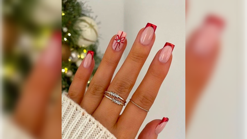 Четыре идеи маникюра в январе, чтобы продлить новогоднее настроение