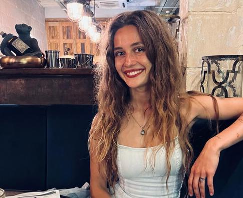 Жизнь в Португалии и развод: что известно о 30-летней возлюбленной Дмитрия Ендальцева