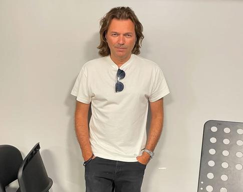 Маликову — 55: как певец потерял любовь из-за каблука и нашел судьбу в фотоальбоме