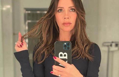 Облаченную в облегающее платье Викторию Бекхэм в Сети сравнили с культовой киногероиней