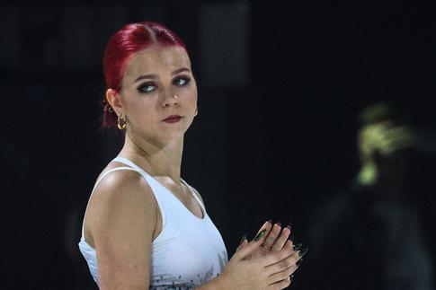 «Мама Саша»: фанаты уехавшей из России Трусовой обсудили ее новые фото