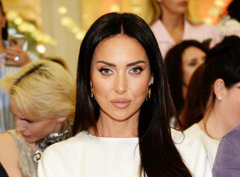 «Жила под его контролем»: Алсу рассказала о трудностях в браке с Абрамовым