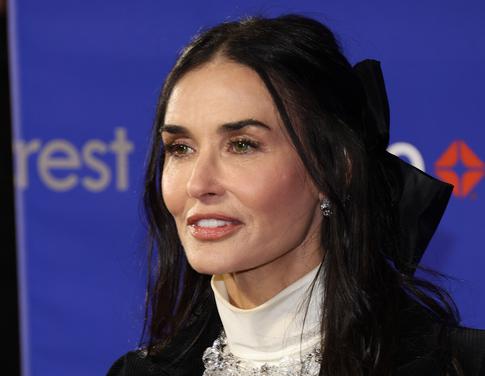 «На те же грабли»: 62-летнюю Деми Мур подозревают в романе с 41-летним актером