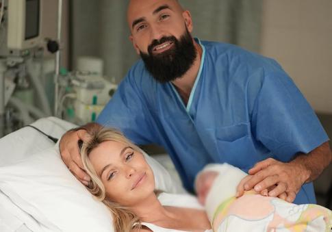 Анна Хилькевич рассказала, когда покажет лицо младшей дочери