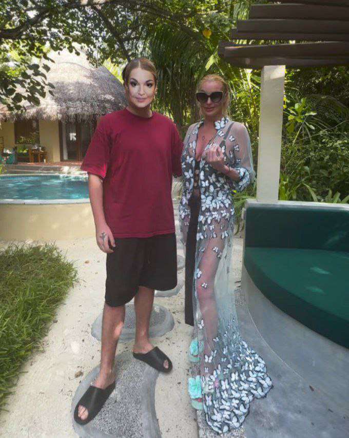 АНАСТАСИЯ ВОЛОЧКОВА С ИЗБРАННИКОМ АНАСТАСИЯ ВОЛОЧКОВА С ИЗБРАННИКОМ