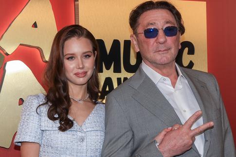 Лепс отреагировал на дерзкие снимки своей невесты: «Да нафига этот Лондон»