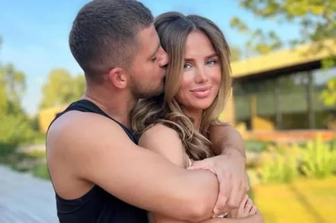 Алекса объяснила причины расставания с мужем-должником