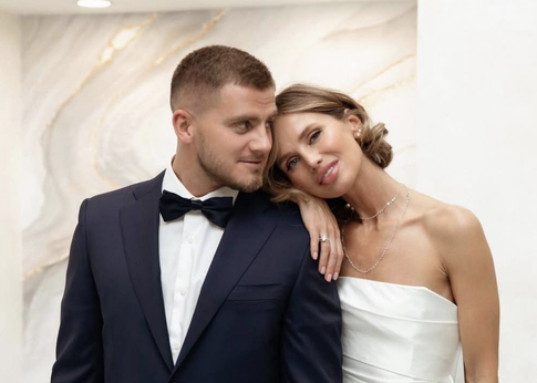 Муж певицы Алексы дал неоднозначный комментарий после ее заявления о разводе