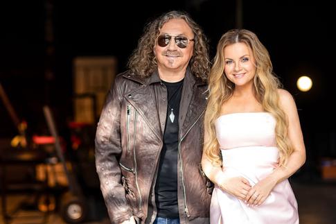 Плачет и просит помощи: поездка жены Николаева в Китай обернулась неприятностями