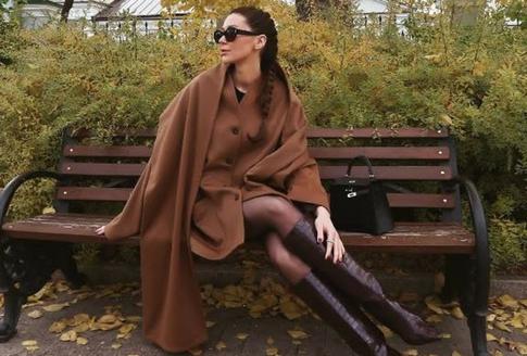 Анна Заворотнюк показала уютные фото сына на фоне осеннего пейзажа