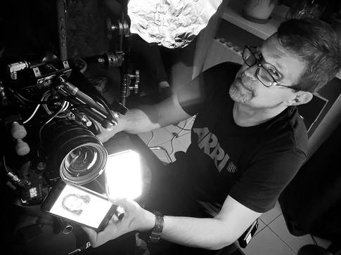 «У него осталась семья»: в Москве зверски убит режиссер и оператор Сергей Политик