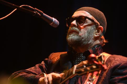 Бориса Гребенщикова* оштрафовали за нарушение закона об иноагентах