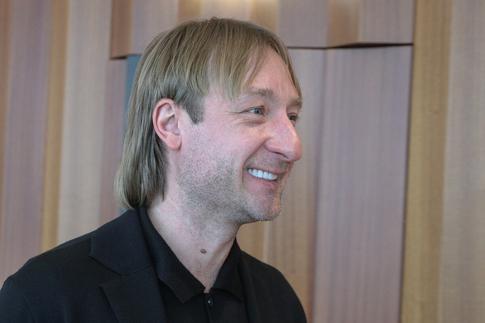 Плющенко поздравил своего легендарного наставника с особым праздником