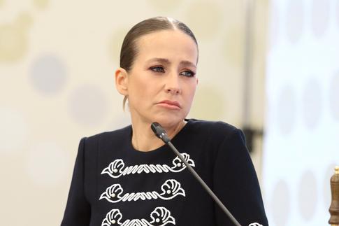 Похудевшая Юлия Барановская приступила к работе после операции