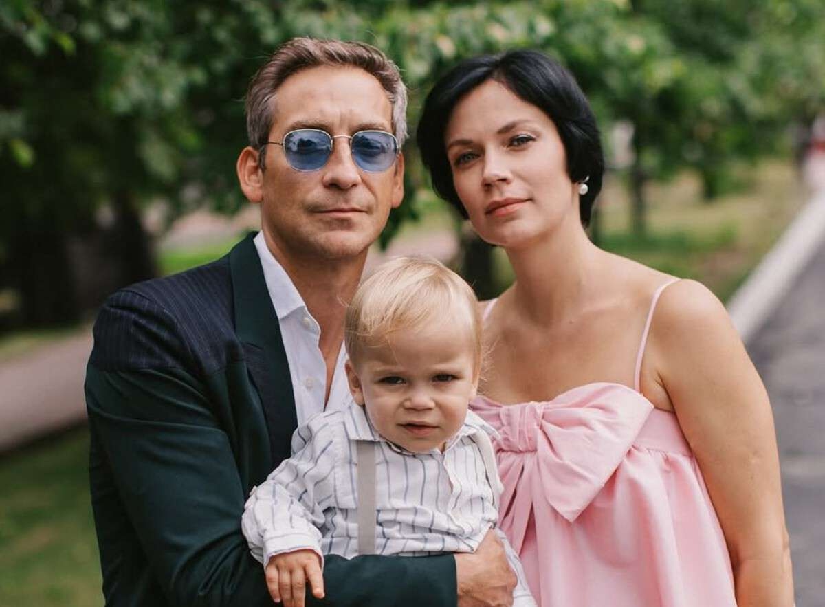 Артем Ткаченко с женой и сыном