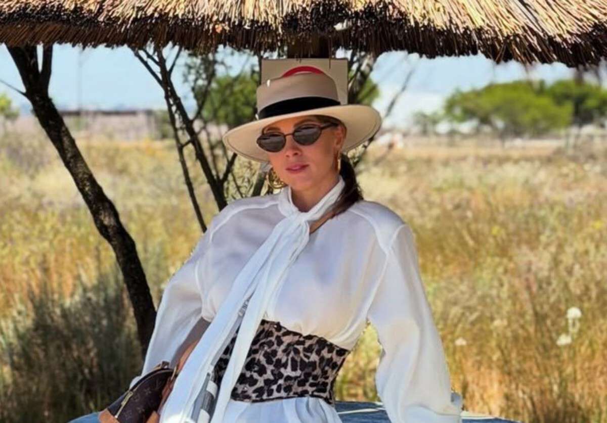 Полина Диброва, улетевшая с детьми в Африку, показала фото с жирафом