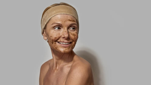 Нежнее пяточки младенца: как делать пилинг после 45 лет