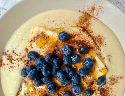 Манка по-новому: 5 вкусных блюд, которые точно не напомнят детский сад