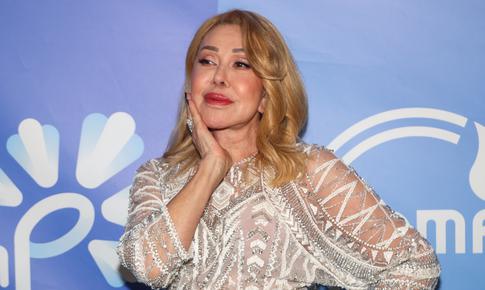 Успенской предрекли потерю подвижности руки — что ответил представитель певицы