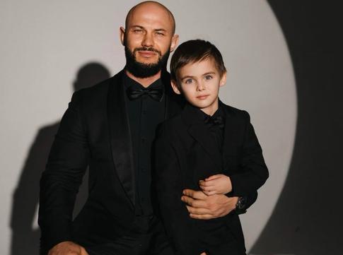 Поклонники считают, что Джиган ведет сына «не по той тропинке»