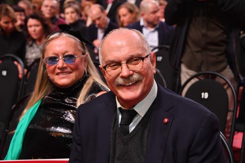 «Дети, 13 внуков и трое правнуков»: Никита Михалков собрал родных в особый день