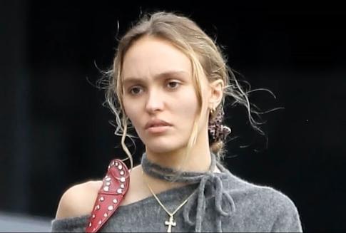 С шрамом на лице и в тряпье: Лилли-Роуз Депп неузнаваема в новом амплуа