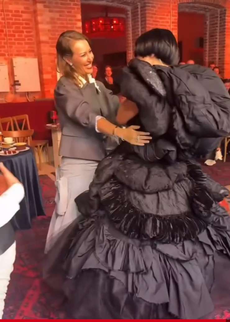 Именинница со звездными гостями