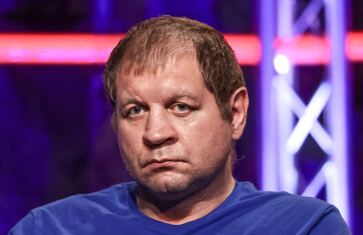 Боец Емельяненко будет лечиться от алкоголизма вместе с Волочковой и Джигурдой