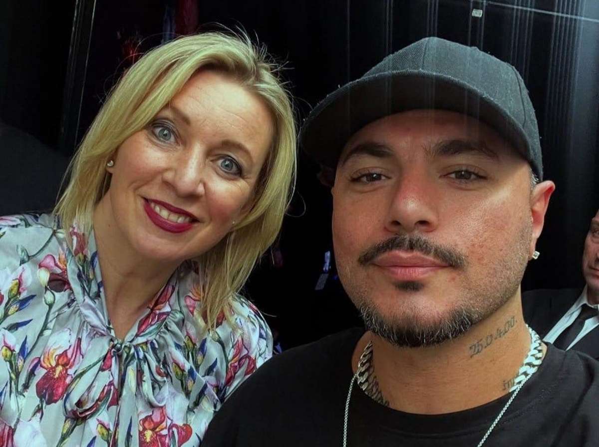 Мария Захарова и рэпер Птаха выпустили совместную песню «Белая стая»