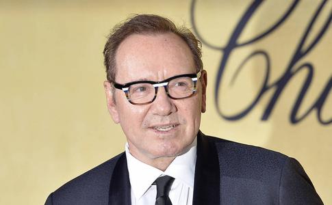 Кевин Спейси предстанет перед судом: его вновь обвинили в домогательствах