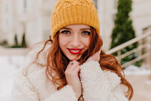 Шесть лайфхаков, как сохранить объем прически под шапкой