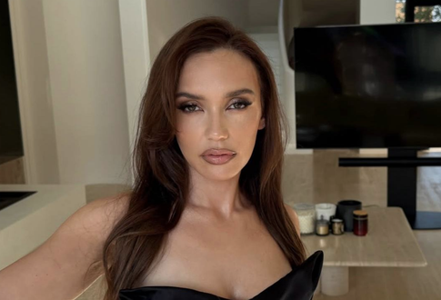 Ольга Серябкина похвасталась фигурой в кружевном мини-бикини: фото